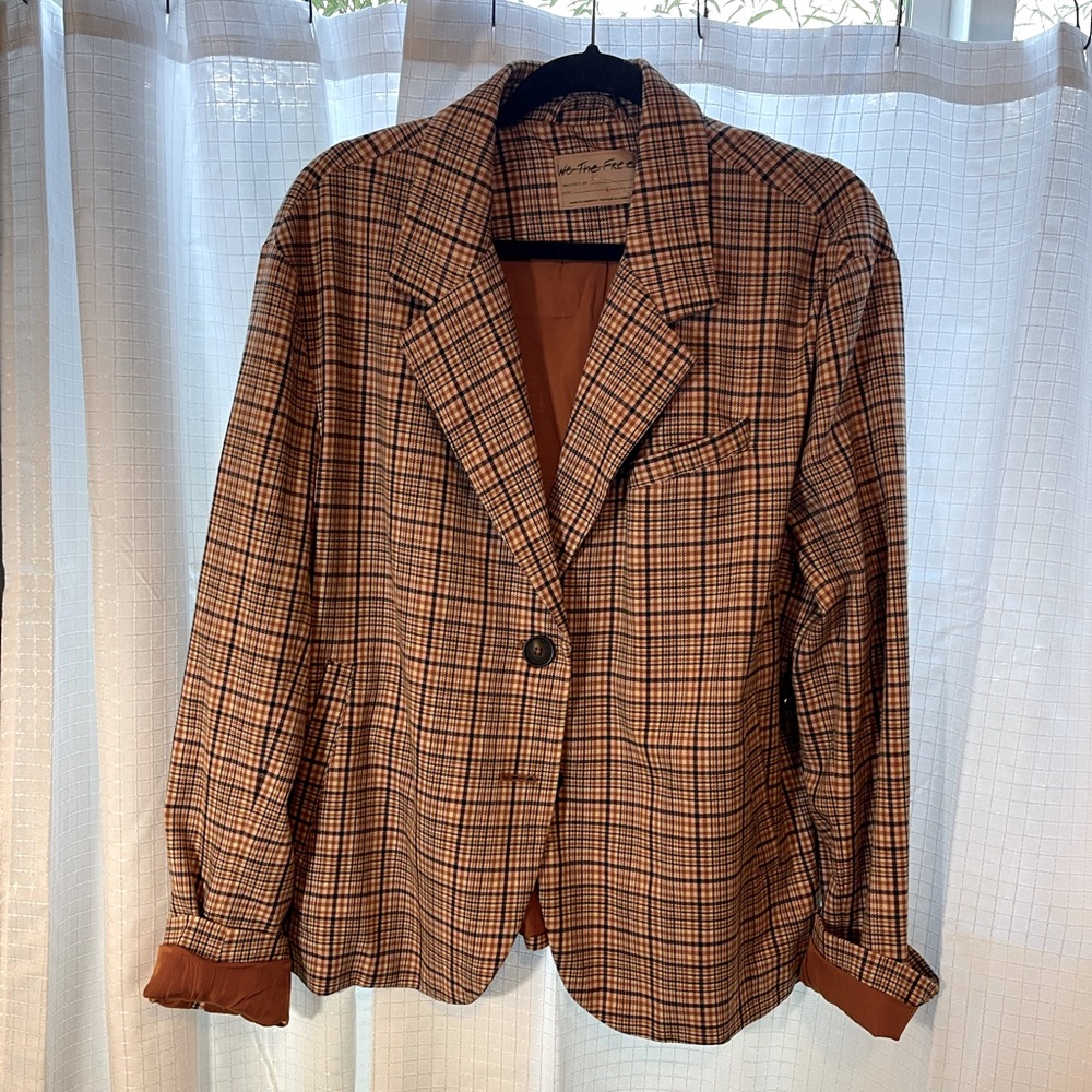 NWT People plaid jacket, size large. Lined with pockets.